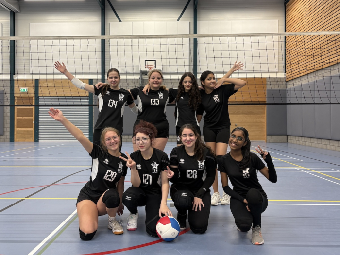 Volleymeiden zoeken aanvulling
