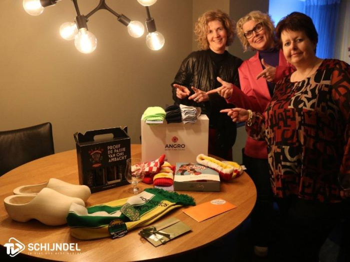 Helma neemt prijzenpakket in ontvangst