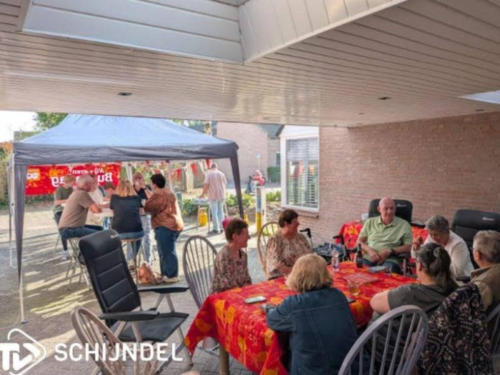 Ook in de Verhagenstraat gezellige burendag