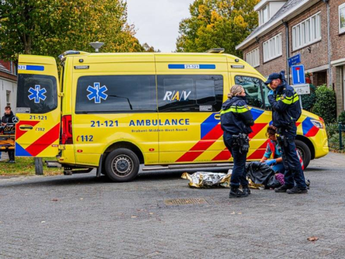 Botsing driewieler en auto 